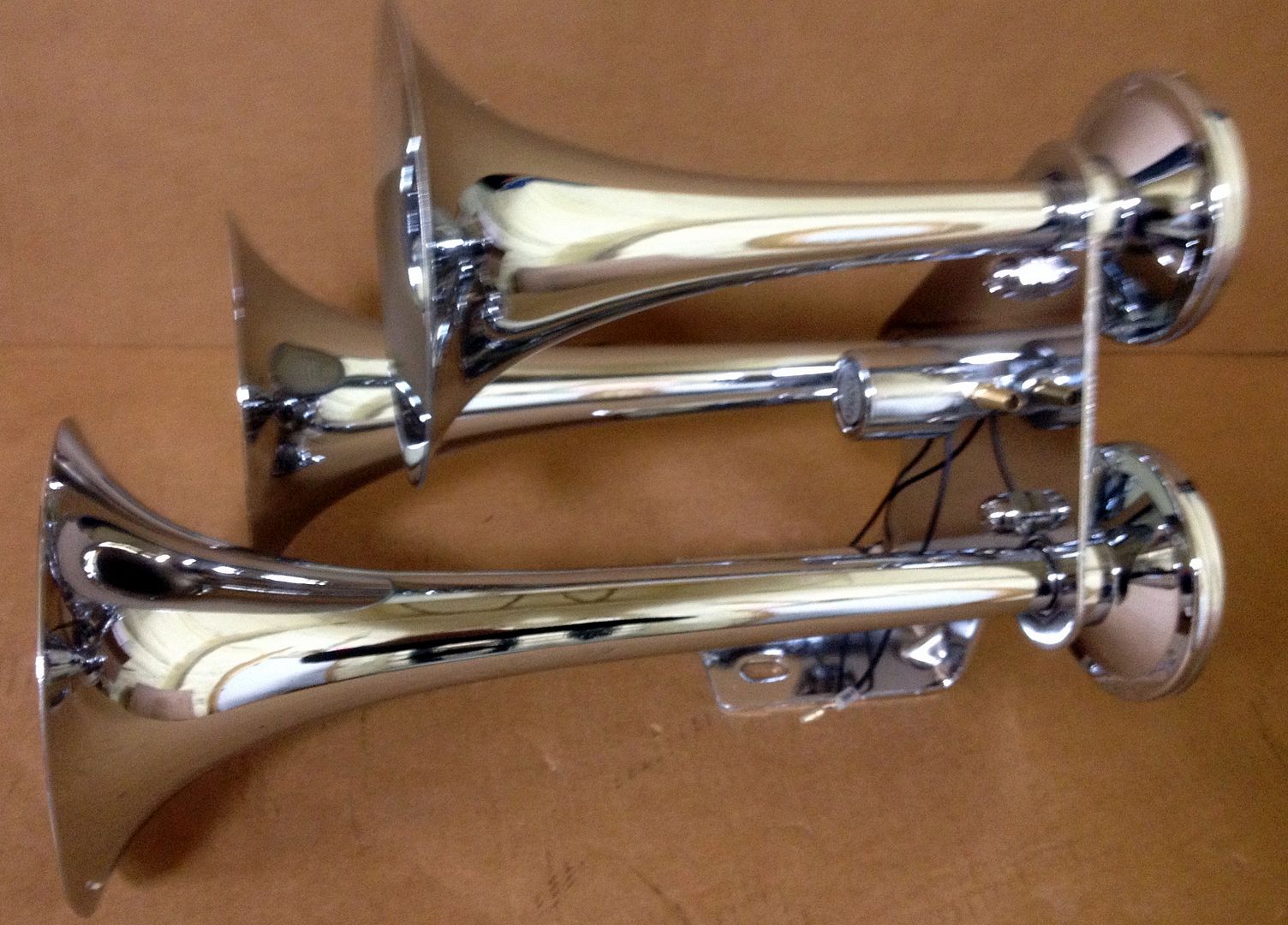 New Triple Trumpet Polished Chrome Electric Tri Cord Air Horn Trucker