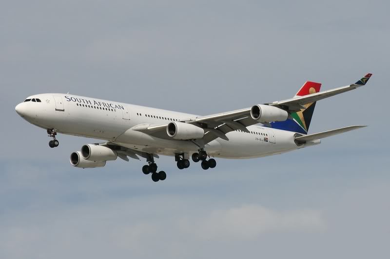 SouthAfricanAirwayA340-211ZS-SLA.jpg